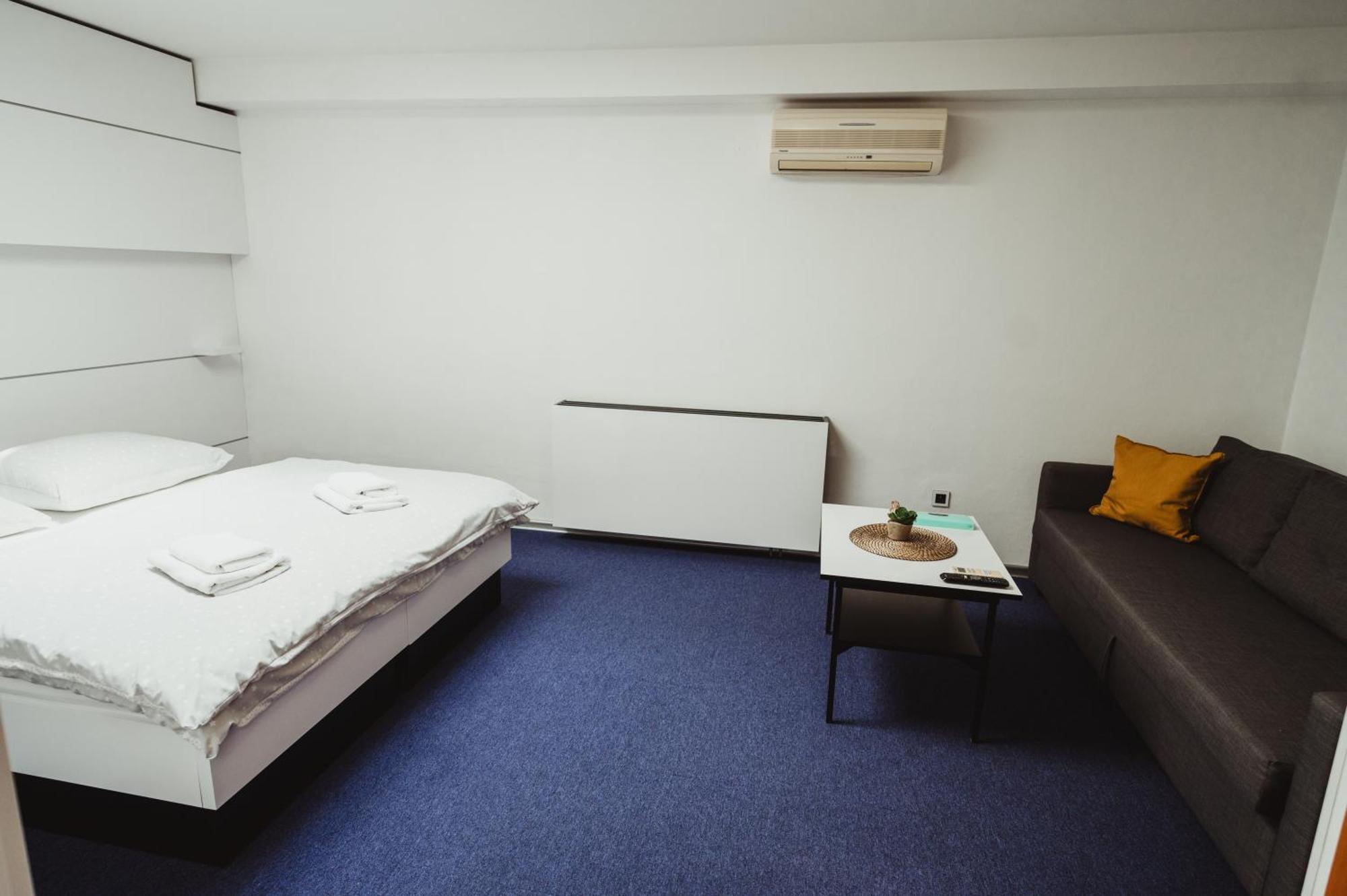 Hotel U Racka Ostrožská Nová Ves Екстериор снимка