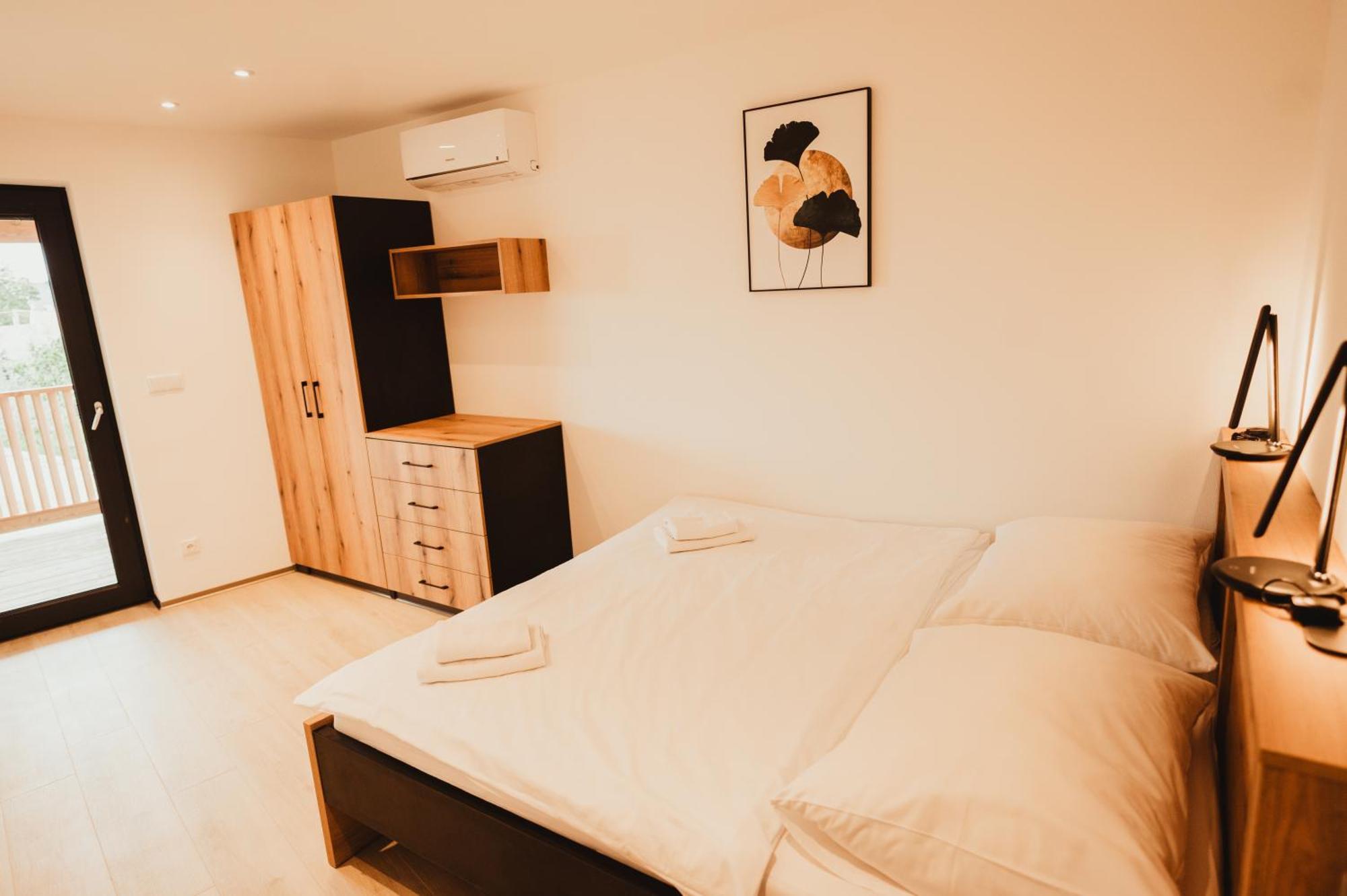 Hotel U Racka Ostrožská Nová Ves Екстериор снимка