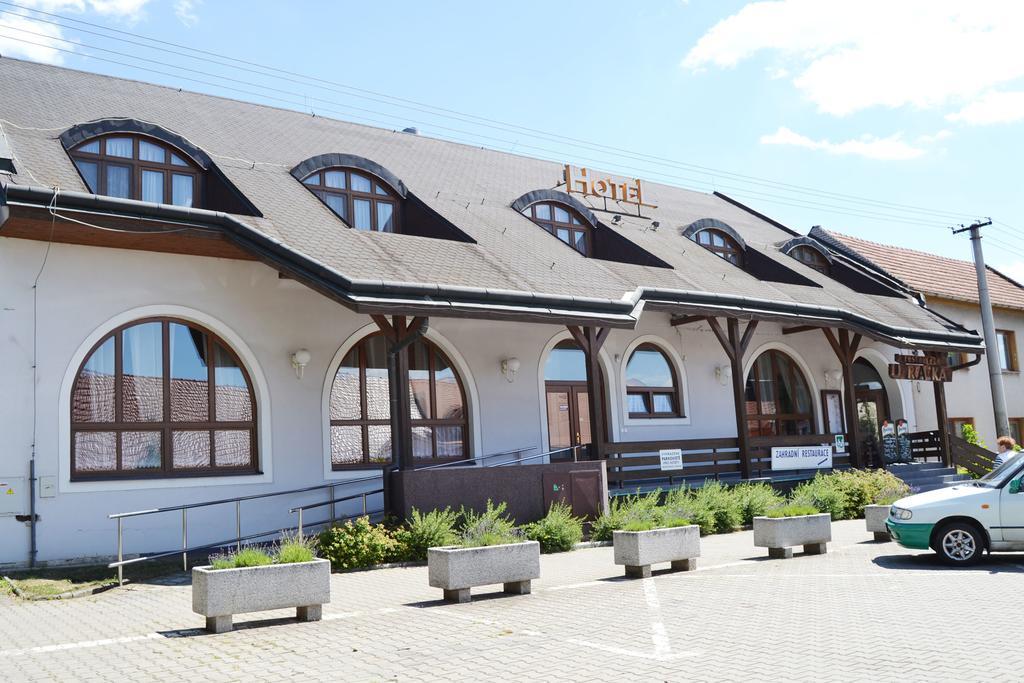 Hotel U Racka Ostrožská Nová Ves Екстериор снимка