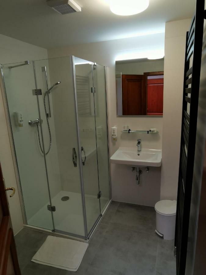 Hotel U Racka Ostrožská Nová Ves Екстериор снимка